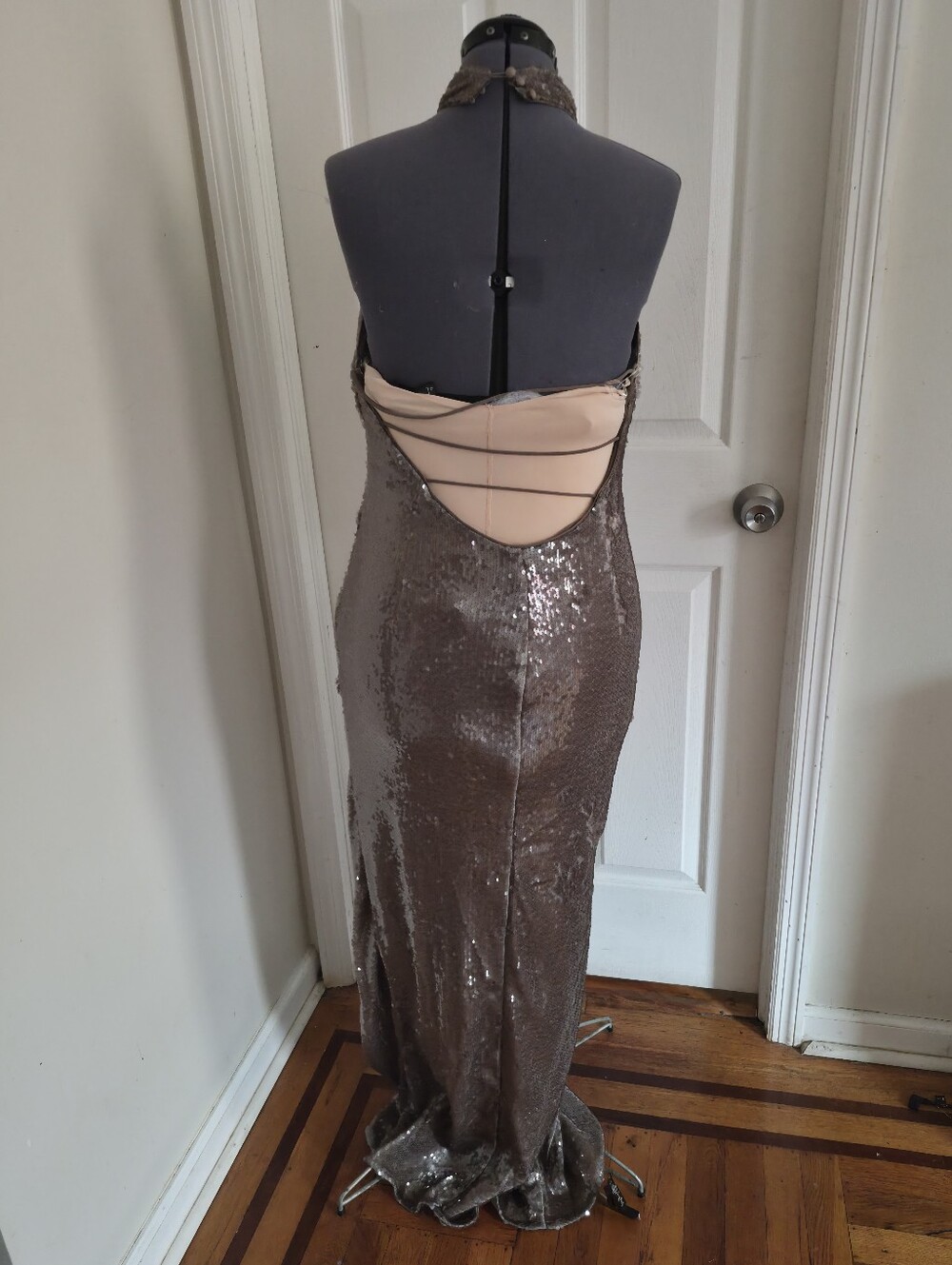 Fashion Nova Isla Paillette Sequin Halter Evening Dress NWT XL Taupe Open Back - Picture 5 of 8